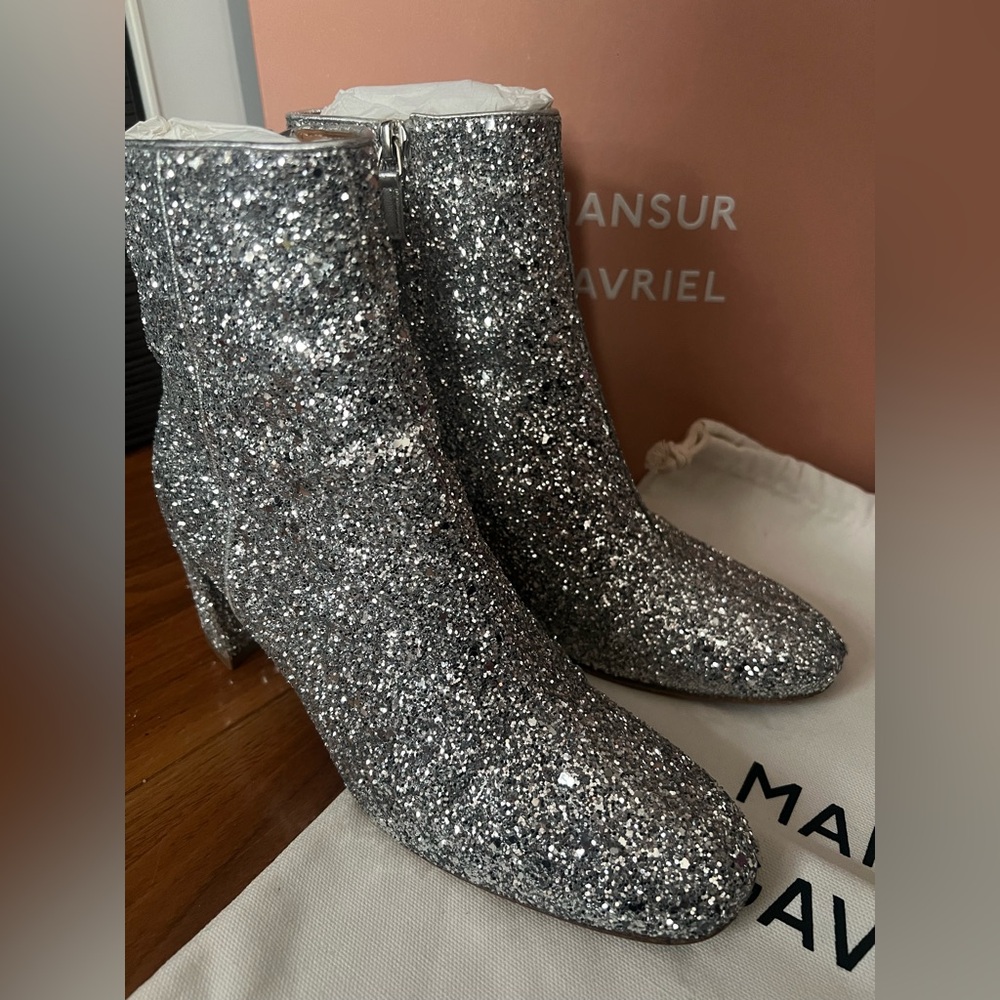 Silver glitter boots by Mansur Gavriel ✨🪩🌟